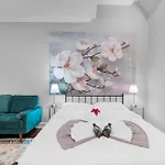 Metro Studio Chic Stay