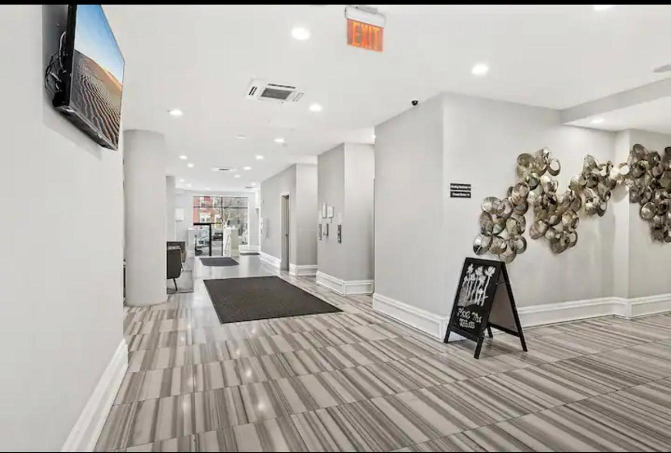 Metro Chic Apartment *
