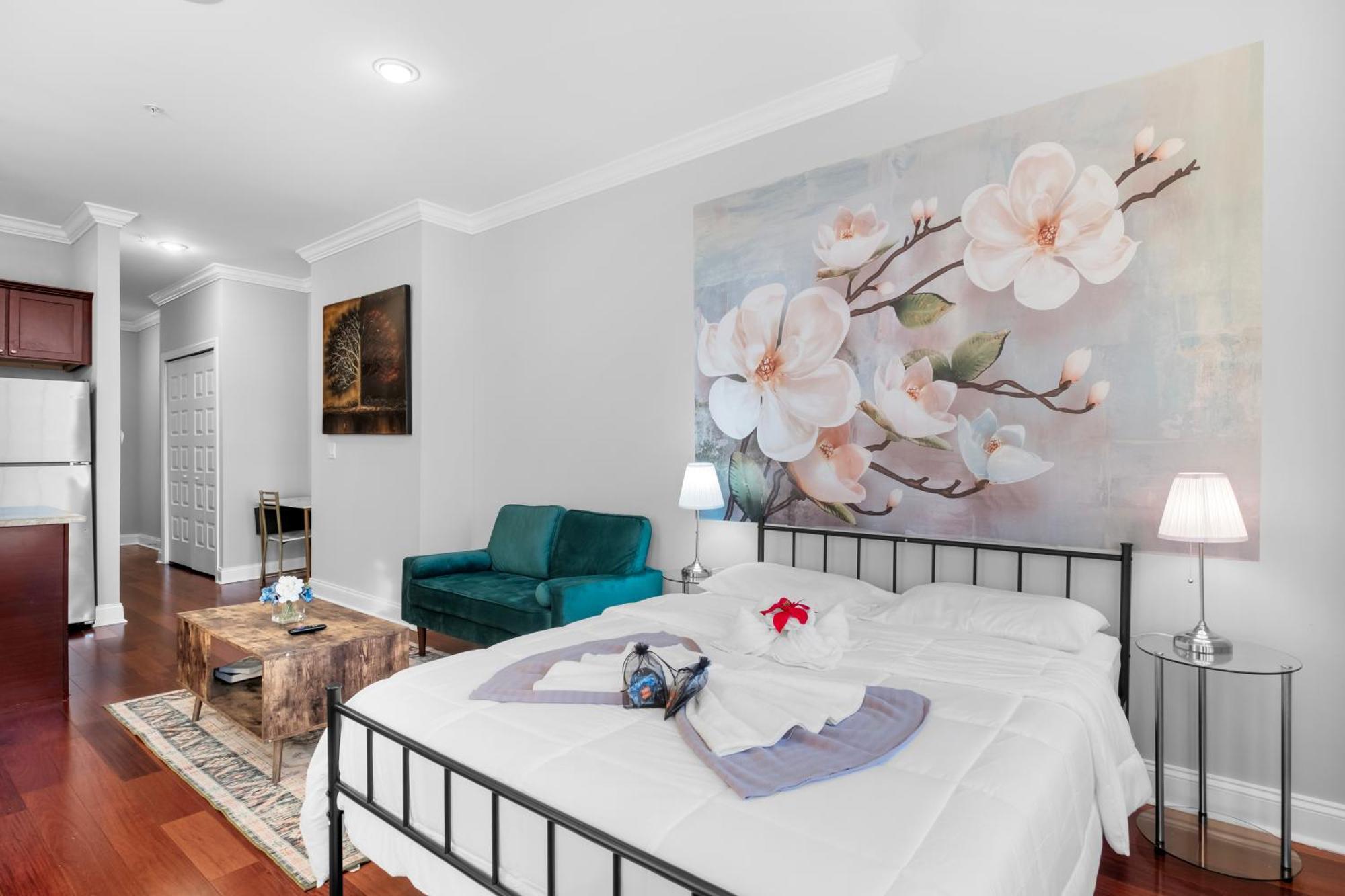Metro Chic Apartment Philadelphia