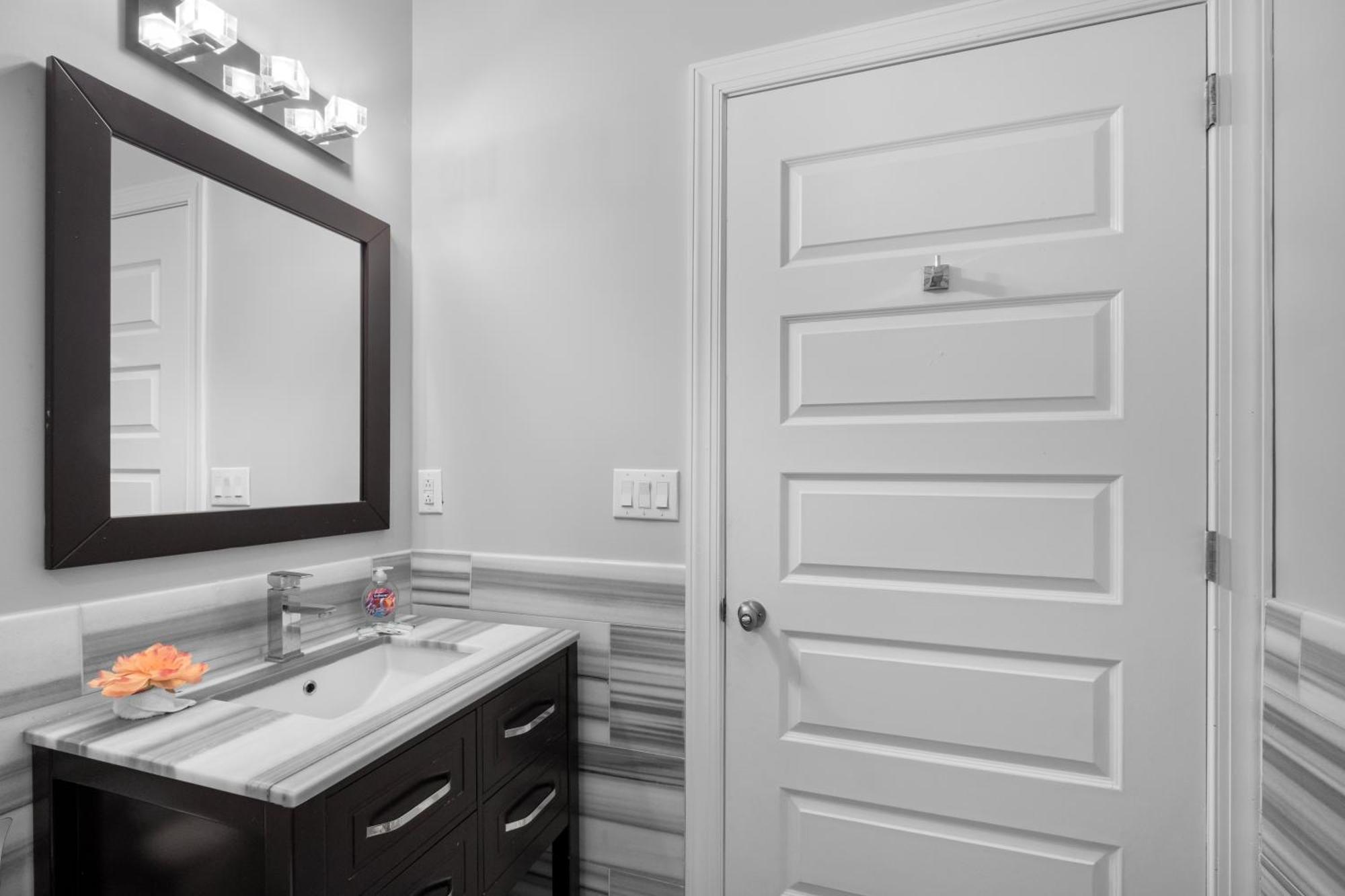 Metro Chic Apartment *