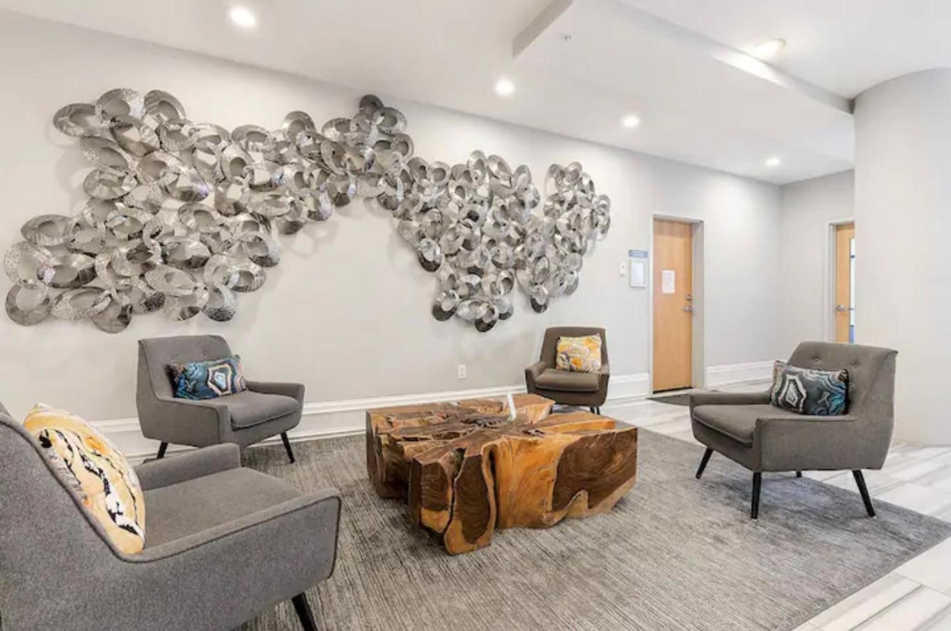 Metro Chic Apartment *