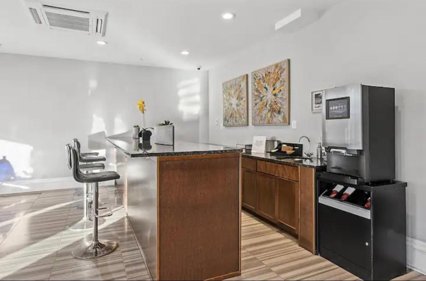 Metro Chic Apartment Philadelphia