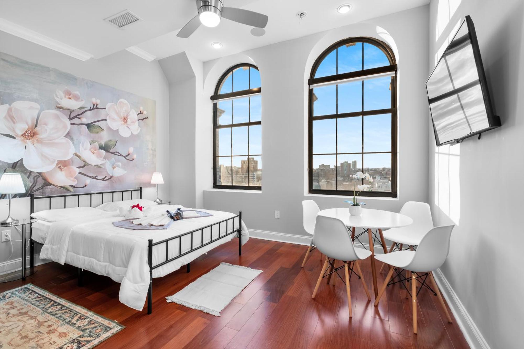 Metro Chic Apartment *